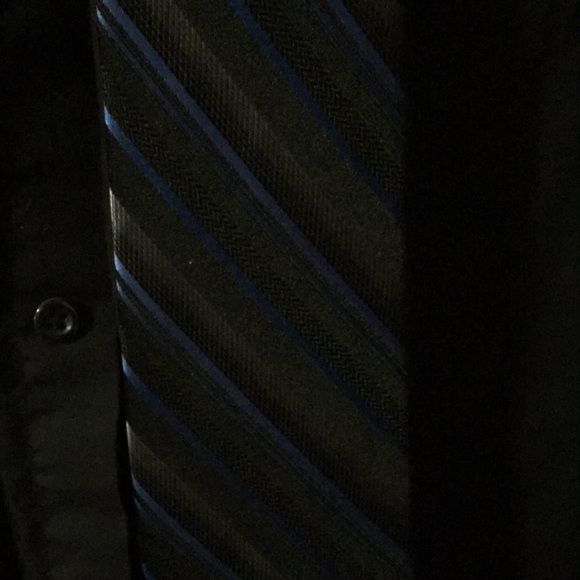 Black button down shirt with striped tie - Picture 2 of 4